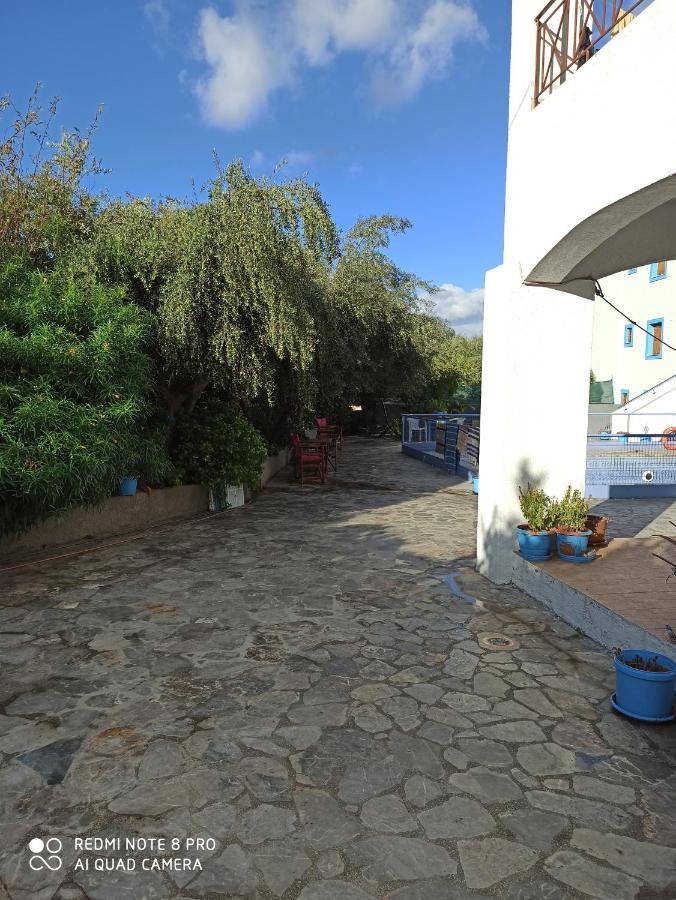 Giannis Apartments By Climbing House Panormos  Экстерьер фото